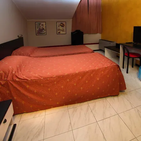 Hotel Versailles-2